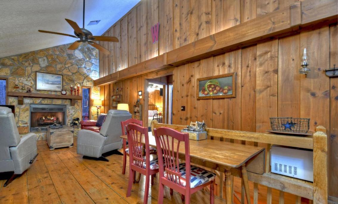 American Dream Americana Decor Close To Downtown Blue Ridge Eksteriør billede